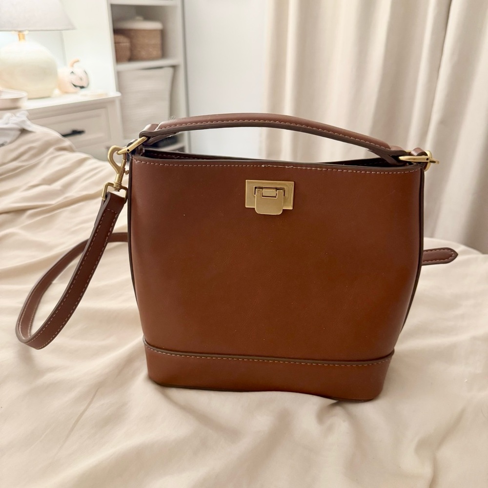 MNG Elegant Brown Leather Cross Body Bag